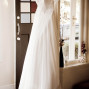 Dress-by-the-door-anais-chaine-photography