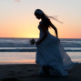 silhouette-bride-by-the-sea-anais-chaine-photography